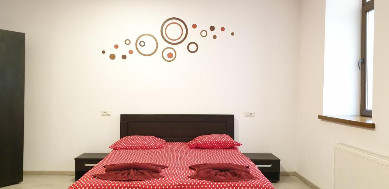 Apartment Cazare *