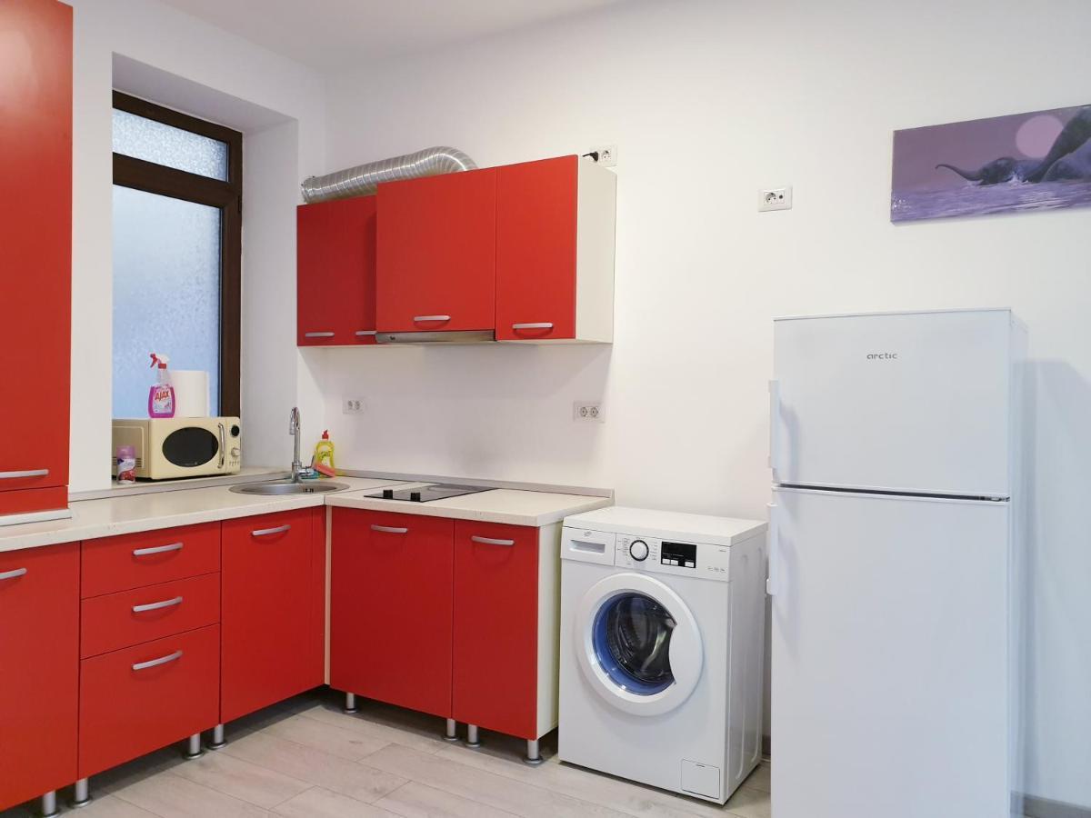 Apartment Cazare *